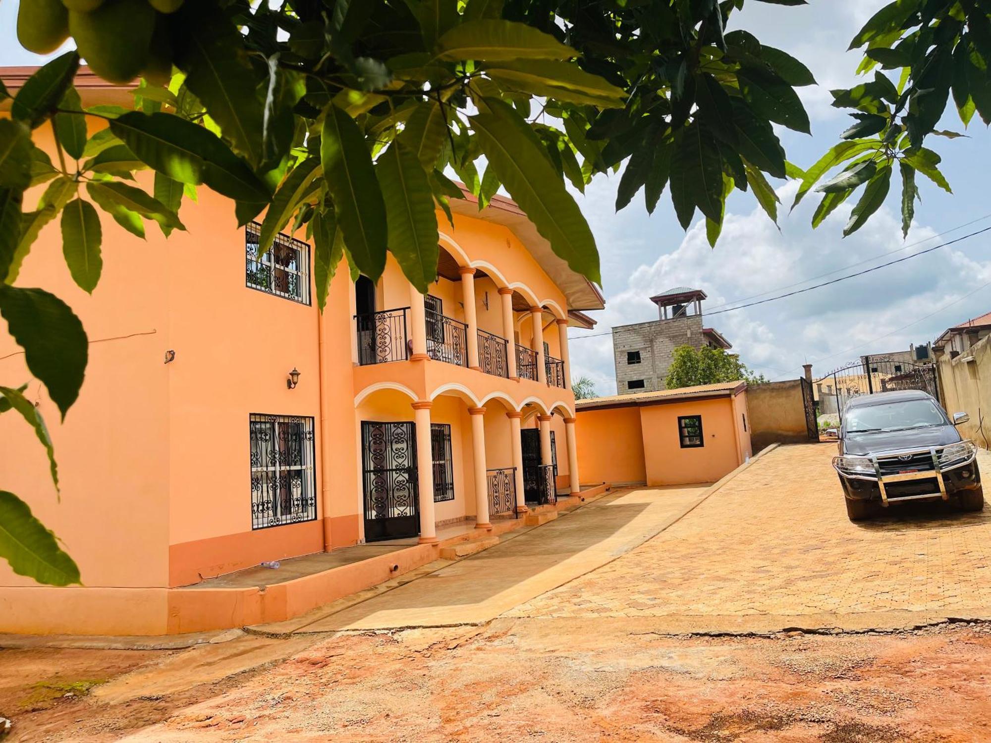 Villa Contemporaine Yaounde Exterior photo